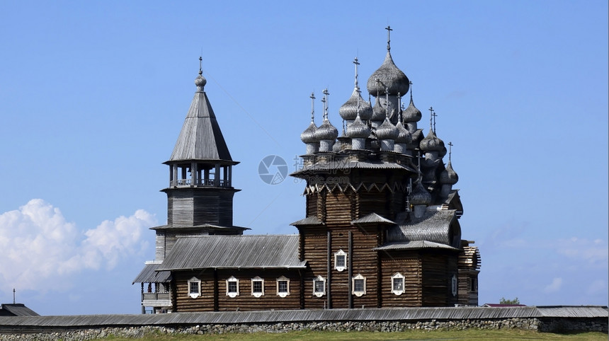 在俄罗斯北部Karelia地区Onega湖的Kizhi岛Kizhi上的旧木教堂科文组织世界遗产址图片