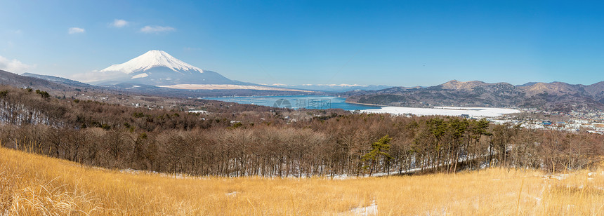 冬季Yamanaka湖富士山的航空全景点图片