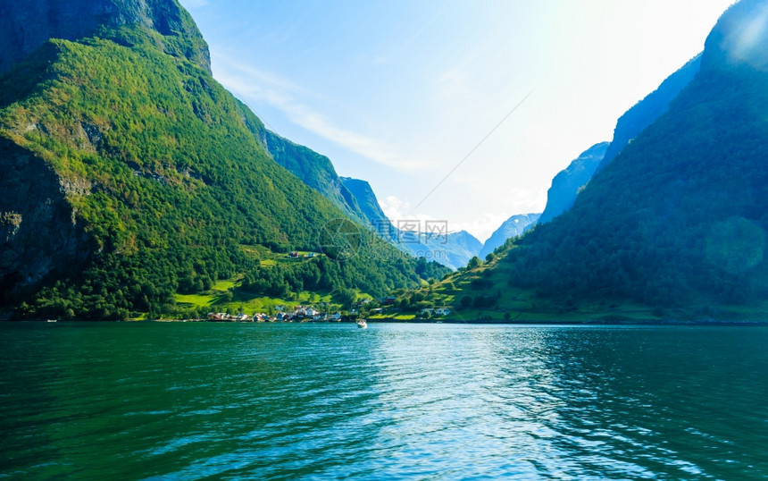 挪威斯堪的纳维亚山区和fjordSognefjord挪威斯堪的纳维亚图片