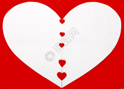 红色背景的白皮书情人节或贺卡红心形状符号框架图片