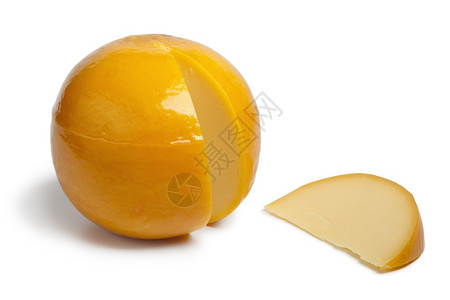 整个黄色圆环的爱达姆奶酪白底带一片切图片