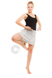 运动型少女健身舞蹈图片