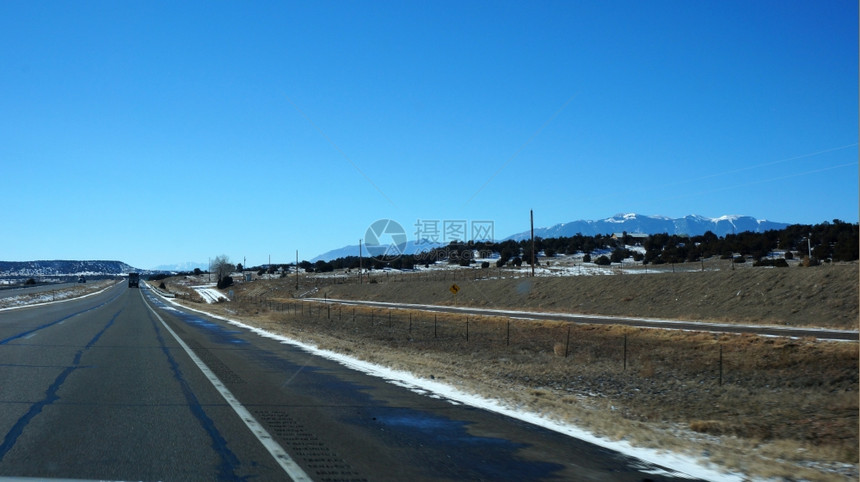 美国高速公路冬天有蓝美国高速公路图片