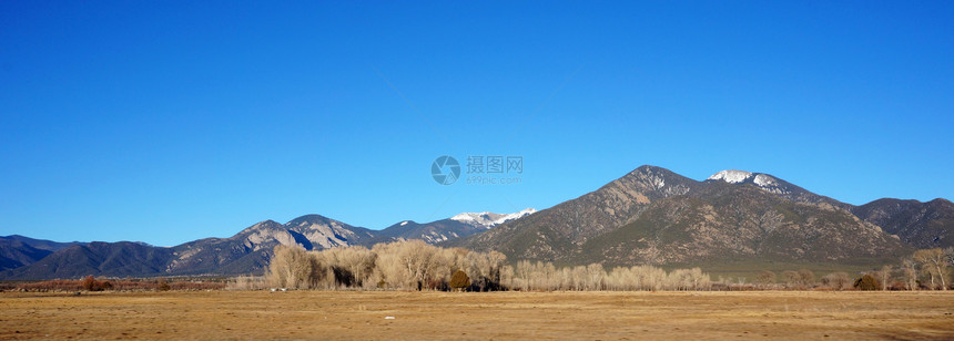 科罗拉多州洛基山的冬季风景图片