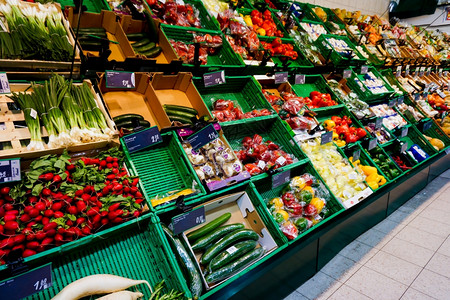 蔬菜市场在滞期上展示图片