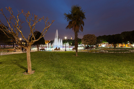 Sultanahmet广场晚上土耳其伊斯坦布尔图片