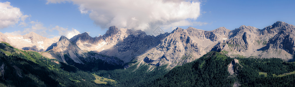阳光明日马莫拉达山脉脊全景意大利多洛米人ValdiFassa图片