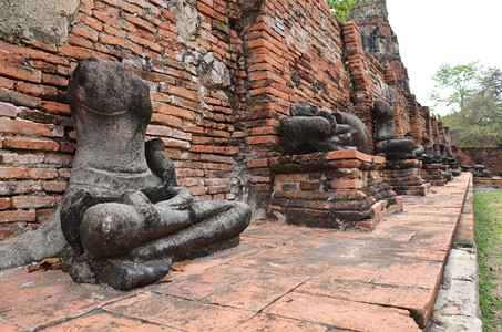 泰国古老首都Ayudhya的鲁因佛像图片