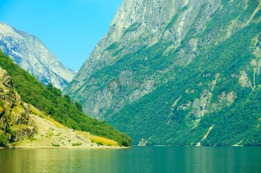 挪威斯堪的纳维亚山区和fjordSognefjord挪威斯堪的纳维亚图片