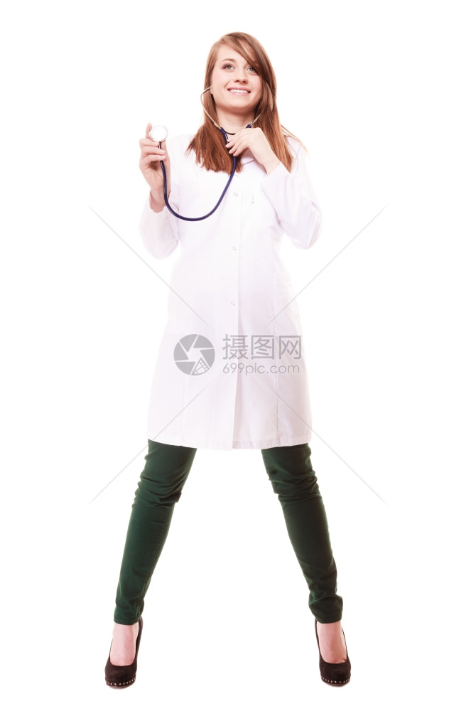 有听诊器的医生想用白色单独进行检查图片
