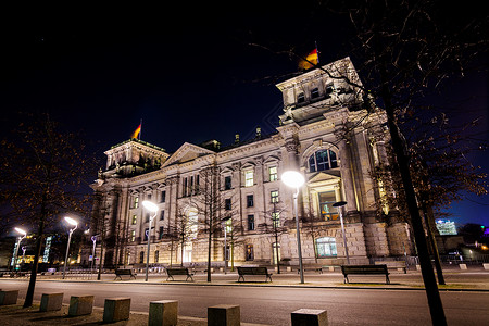 夜晚的德国柏林帝国大厦图片