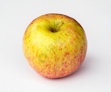白色背景的红成熟苹果图片
