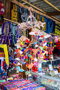 越南MaiChau旅游首都BanLac市场珠宝图片