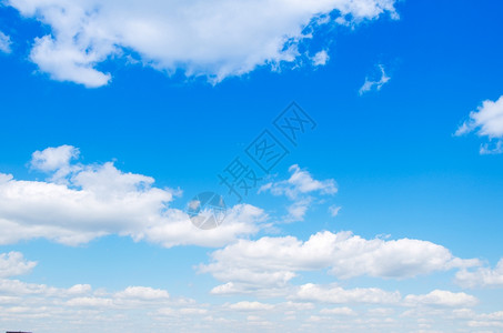 日光能量蓝色天空背景有小云xAxA背景