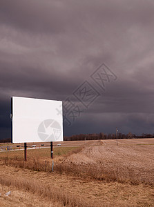 当广告牌上没有时暴风雨随广告牌而过去图片