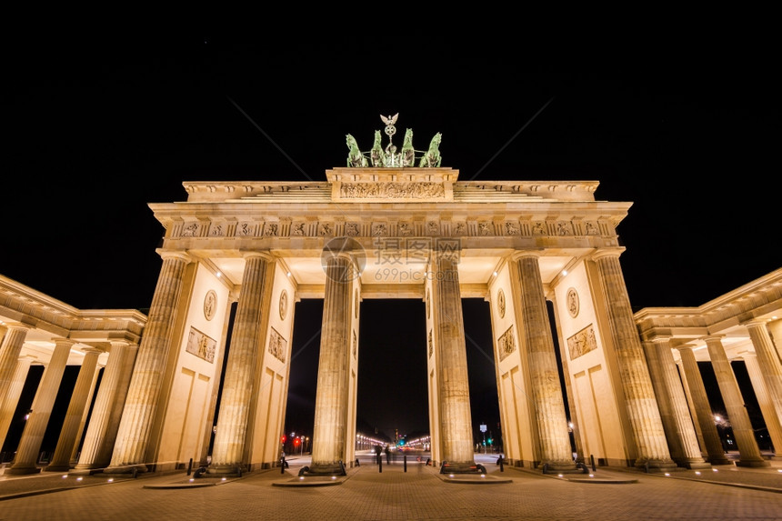 勃兰登堡大门在晚上柏林图片