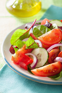 健康番茄沙拉加洋葱黄瓜胡椒图片