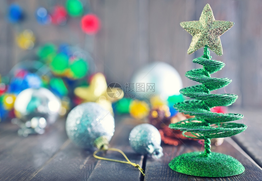 圣诞树和节装饰图片