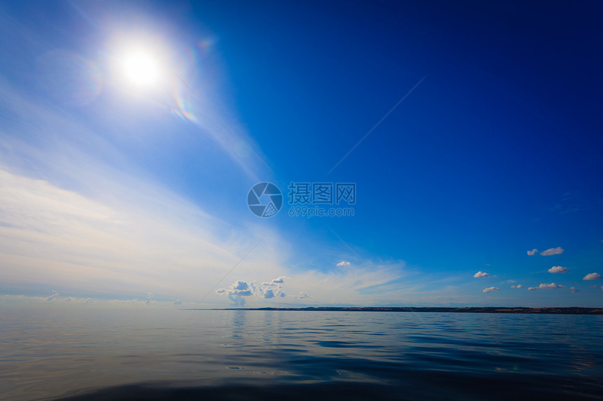 美丽的海景夜晚平面和天空静的景象自然构成风景图片