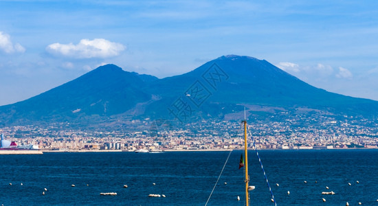 成层火山意大利那不勒斯湾背景