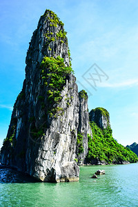 越南哈隆湾的Limestone岩石高清图片