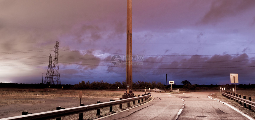 在德克萨斯东南部的一条公路上闪电斯特克图片