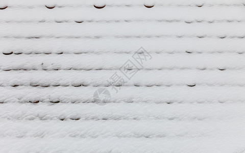 屋顶上布满了雪底纹理冬季和节特制图片