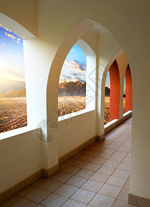 日出时在埃及沙漠的旅馆图片
