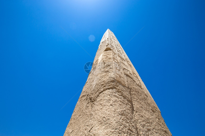 埃及卡纳克Hapshetsut女王在埃及卡纳克的方尖碑图片