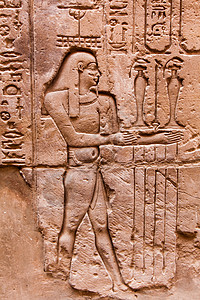 石墙上的埃及象形文字古石雕刻的埃及象形文字图片