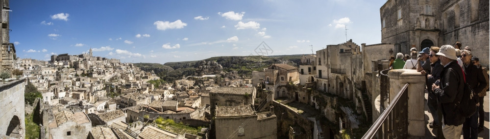 2015年4月日意大利马泰拉2015年4月日游客参观石镇图片