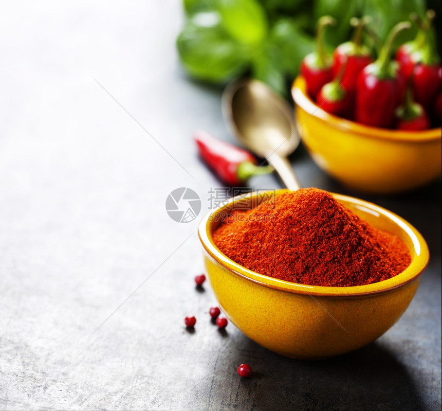 碗中红辣椒和香图片