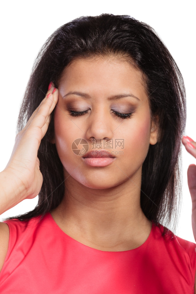患有头痛偏的妇女患有头痛偏的混合种族妇女图片