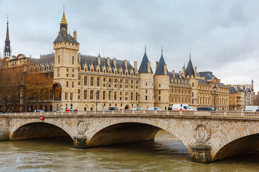塞纳河和法国巴黎的领馆改变图片
