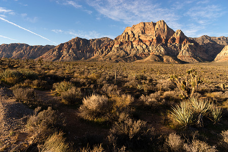 内华达沙漠的红岩日落背景图片