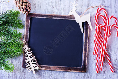 圣诞节背景装饰和黑板加注图片