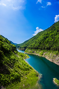 瓦尔维斯蒂诺湖北意大利阿尔卑斯湖高清图片