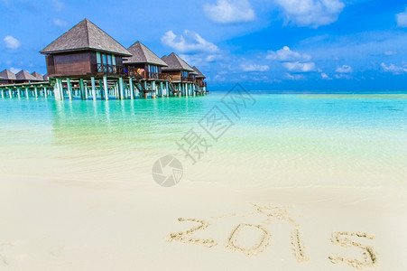 马尔代夫拥有水平房的美丽海滩背景图片