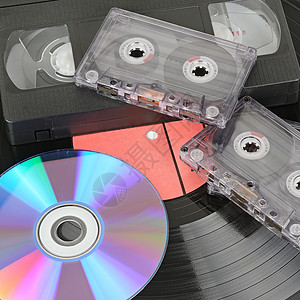 CD盒以白色背景隔离的各种存储介质背景