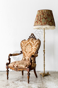 棕色皇家旧式灯椅图片