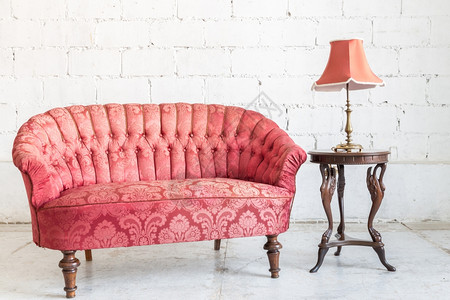 古典风格的红沙发图片