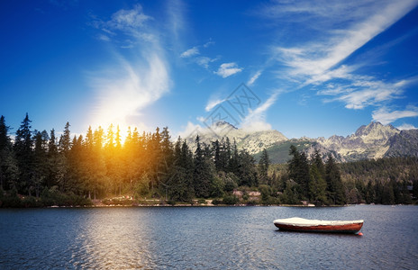 阿尔卑山湖图片