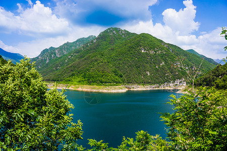 碳达峰展板瓦尔维斯蒂诺湖北意大利阿尔卑斯湖背景