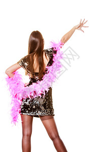 新年的庆典和嘉华概念盛装穿着粉红色羽毛花舞的优雅女与白种背景隔绝背景