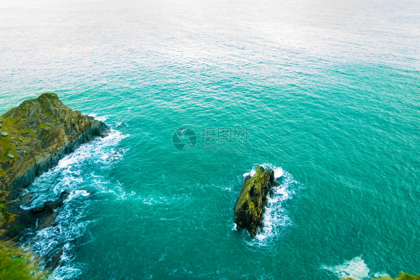 爱尔兰风景海岸线亚特兰地海洋岩石岸景色爱尔兰欧洲科克县美貌自然图片
