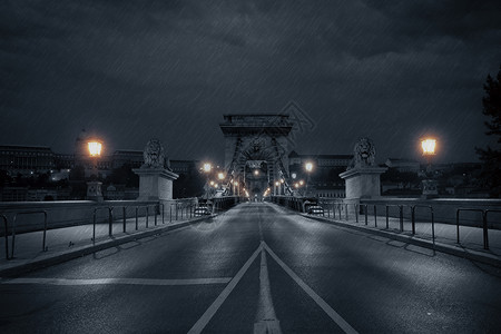 雨夜旧桥匈牙利布达佩斯图片