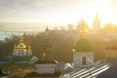 冬季清晨基耶夫佩赫斯克拉教堂图片