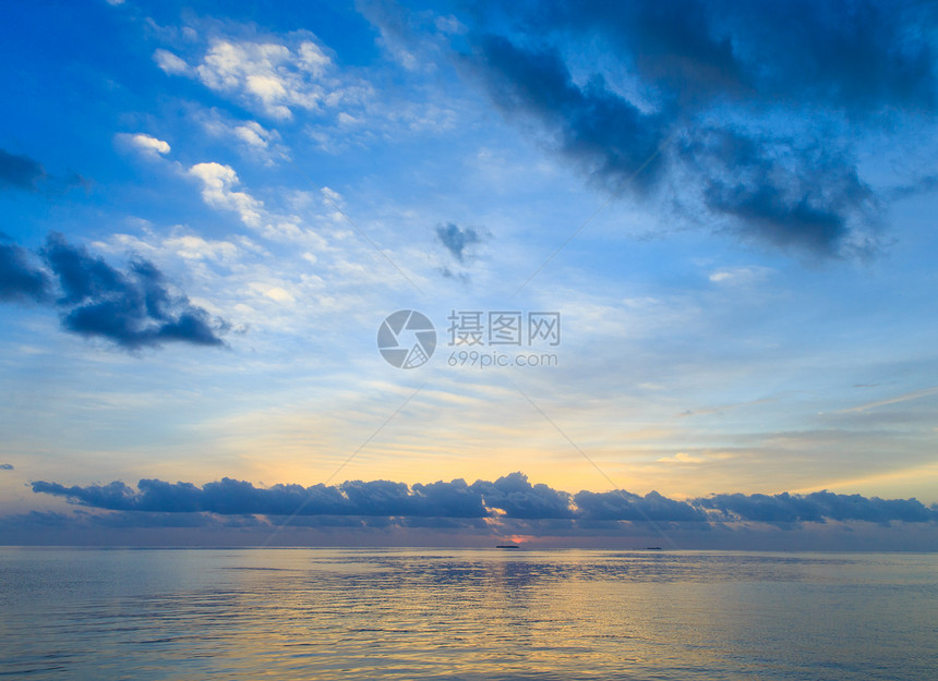 马尔代夫海滩日落图片