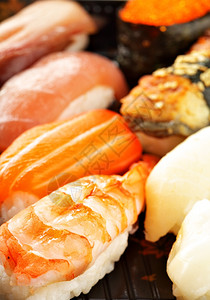不同的日本传统寿司贴近图片