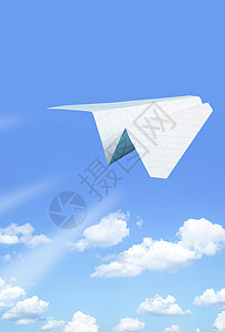 纸飞机在蓝天白云中飞行图片